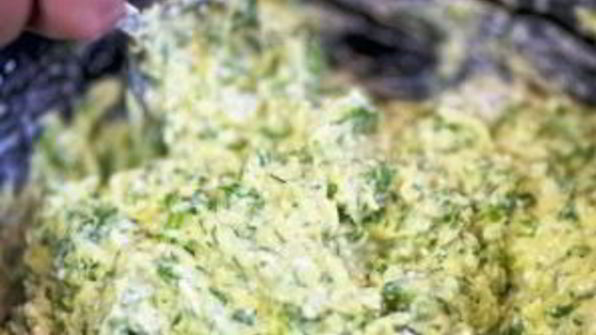 кабачковые оладьи с козьим сыром