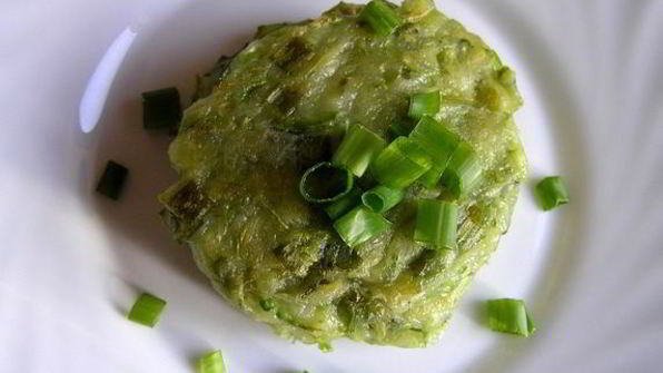 кабачковые оладьи с зеленым луком
