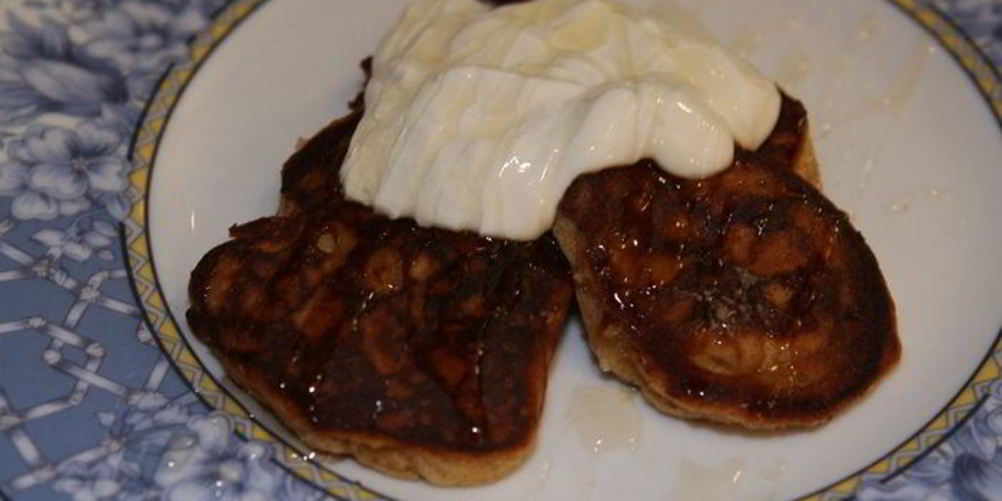 Рецепт медовых оладий с имбирем, гвоздикой и корицей