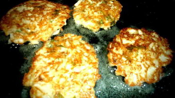 оладушки из китайской капусты с брынзой