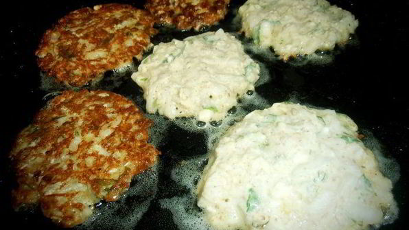 оладушки из китайской капусты с брынзой