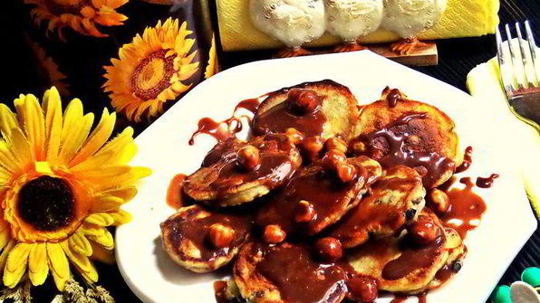 оладьи с черникой и шоколадом