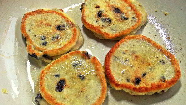 оладьи с черникой и шоколадом