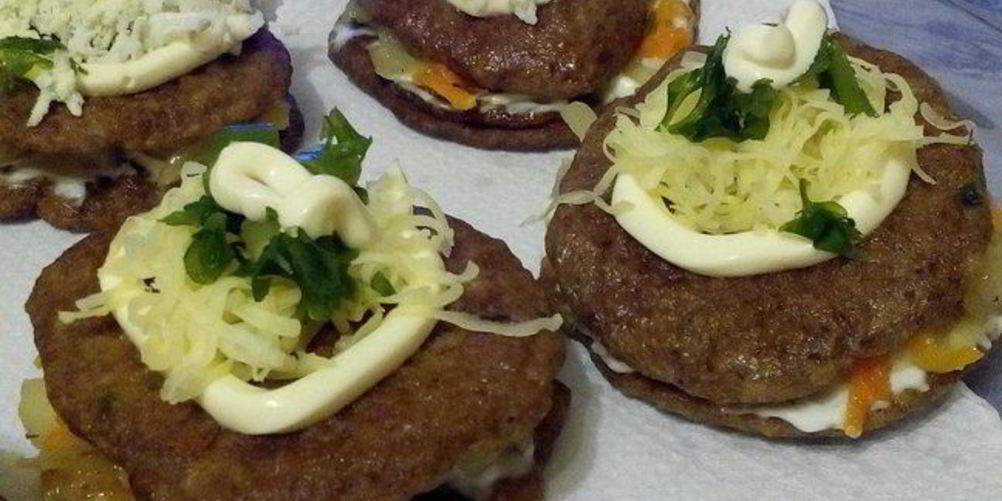 Рецепт печеночных слоек