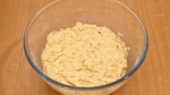 ванильное печенье с джемом и орехами