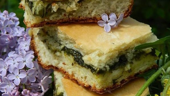 дрожжевой пирог с щавелем