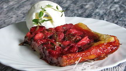 Клубничный пирог с тимьяном и черным перцем