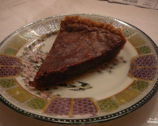 Коричневый пирог