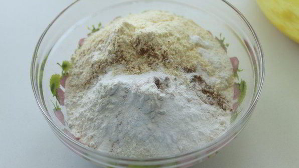 кукурузный пирог со сливой