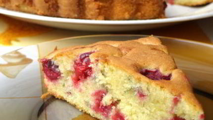 Легкий вишневый пирог