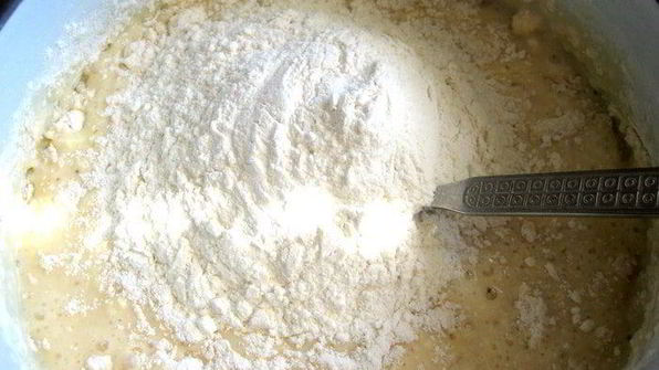 ленивая банница — пирог с брынзой