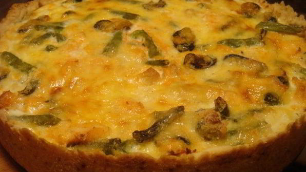 открытый пирог с семгой, мидиями и стручковой фасолью