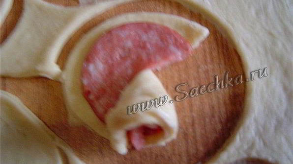 пирог с колбасой