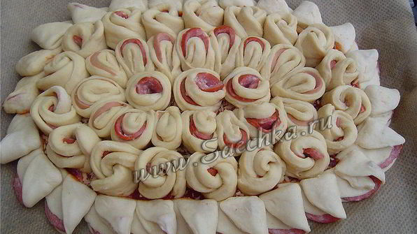 пирог с колбасой