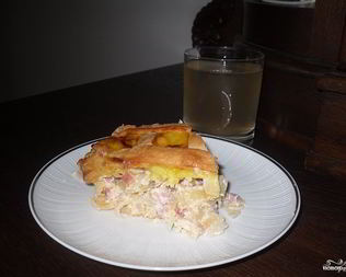 Пирог с луком и ветчиной