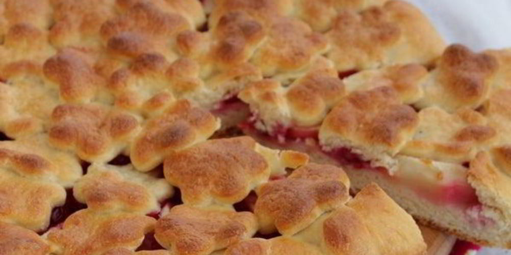 Рецепт пирога с яблоками и брусникой