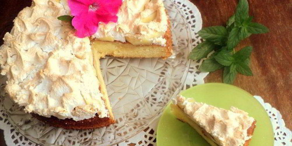 Рецепт пирога с яблоками и меренгой