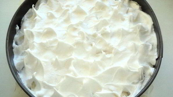 пирог с яблоками и меренгой