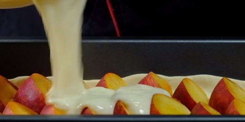 Рецепт пирога со свежими персиками