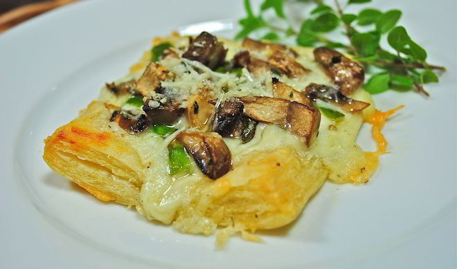 Слоеный пирог со спаржей