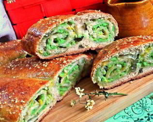 Сырный пирог-рулет