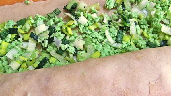 сырный пирог-рулет