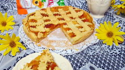 Творожно-абрикосовый песочный пирог с абрикосовым джемом