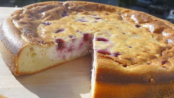 творожный пирог с малиной