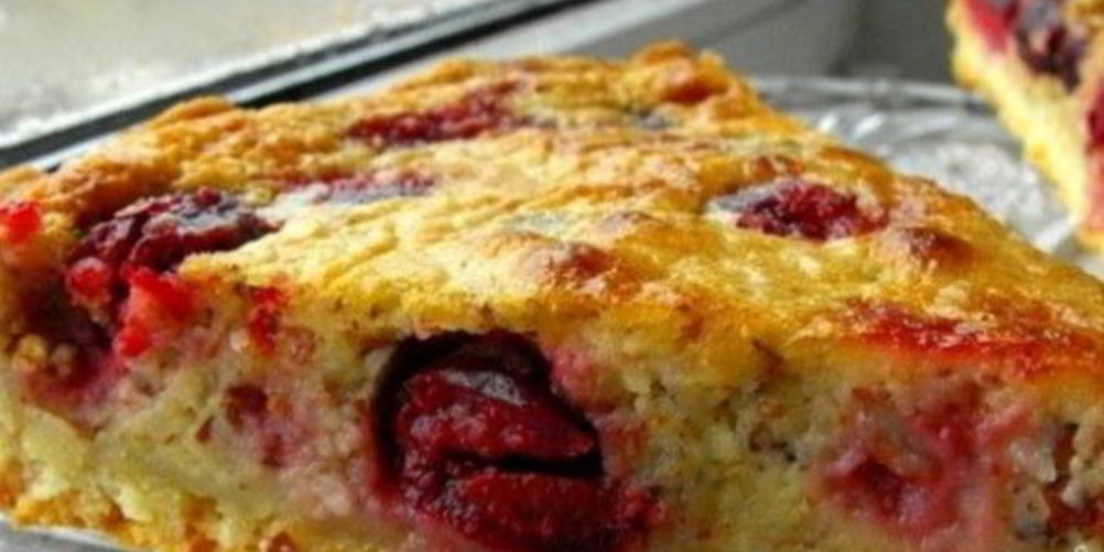 Рецепт заливного пирога с вишней в духовке