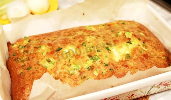 Заливной пирог с яйцом и зеленым луком на кефире