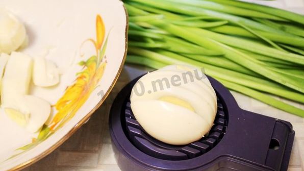 заливной пирог с яйцом и зеленым луком на кефире