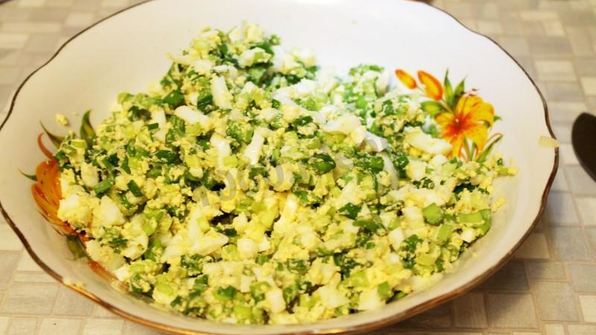 заливной пирог с яйцом и зеленым луком на кефире