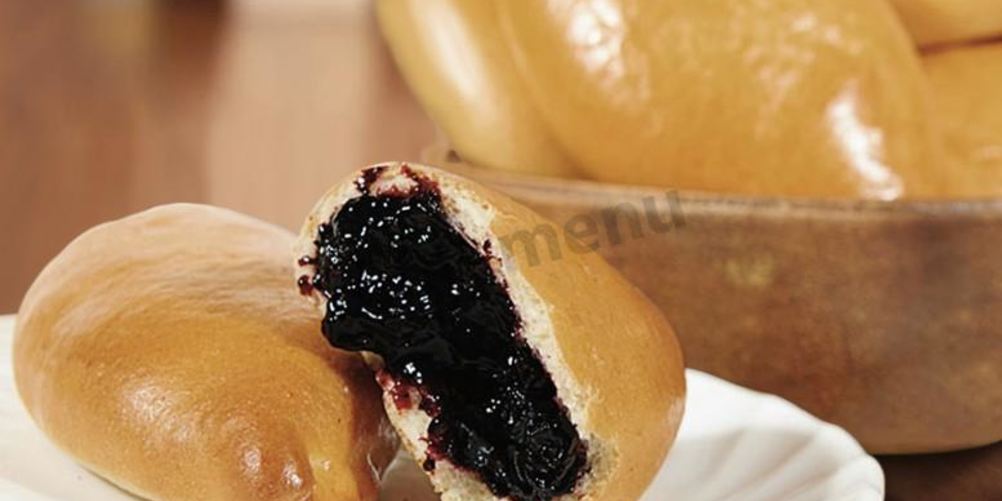 Рецепт дрожжевых пирожков с черникой