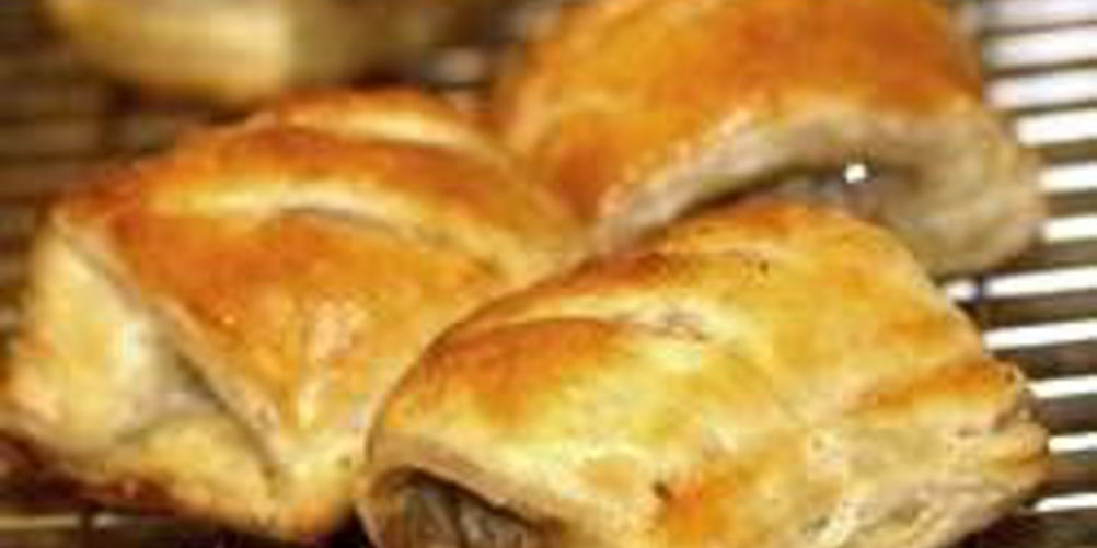 Рецепт пирожков из слоеного теста с шампиньонами