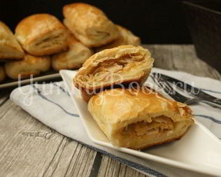 Пирожки из слоеного теста