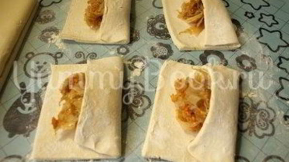 пирожки из слоеного теста