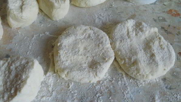 пирожки из творожного теста с капустой и яйцом