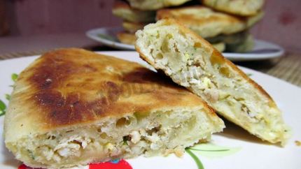 Пирожки с курицей на сметане без дрожжей