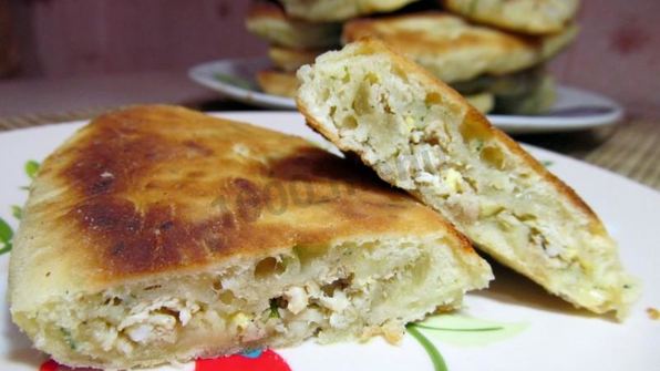 пирожки с курицей на сметане без дрожжей