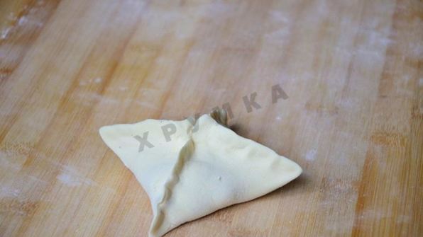 слоеные пирожки конвертики с яблоками в духовке