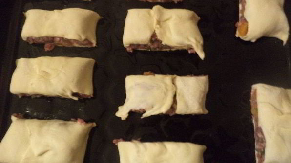 слоеные пирожки с мясной начинкой