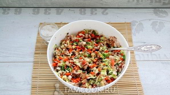 вегетарианские пирожки баоцзы с капустой и грибами