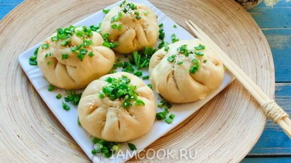 вегетарианские пирожки баоцзы с капустой и грибами