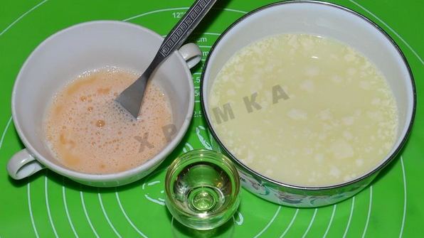 жареные пирожки с луком и яйцом на кефире