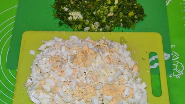 жареные пирожки с луком и яйцом на кефире