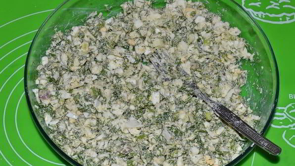 жареные пирожки с луком и яйцом на кефире