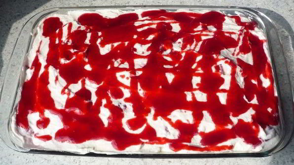 малиновые пирожные страчателла