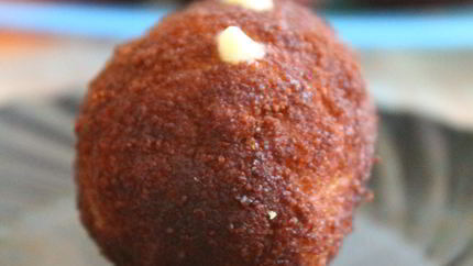 Пирожное Картошка из домашнего бисквита