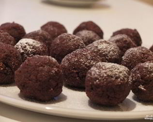 Пирожное картошка из печенья с молоком