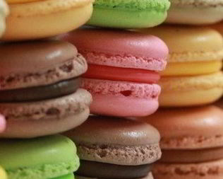 Пирожное макарон с тремя начинками